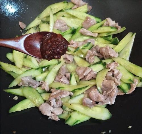 娱乐吃瓜酱广东人吃辣,揭秘广东人独特的辣味饮食文化
